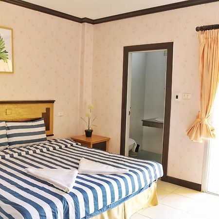 The Galiness International Backpacker Hostel Phuket Patong Exterior photo