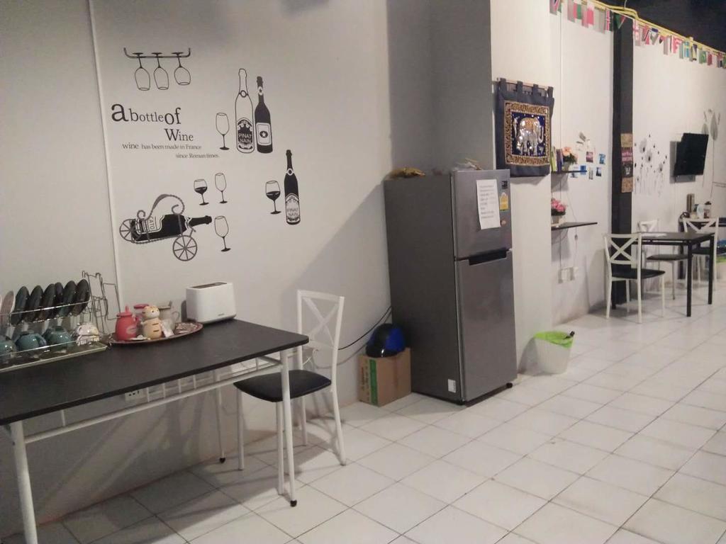 The Galiness International Backpacker Hostel Phuket Patong Exterior photo